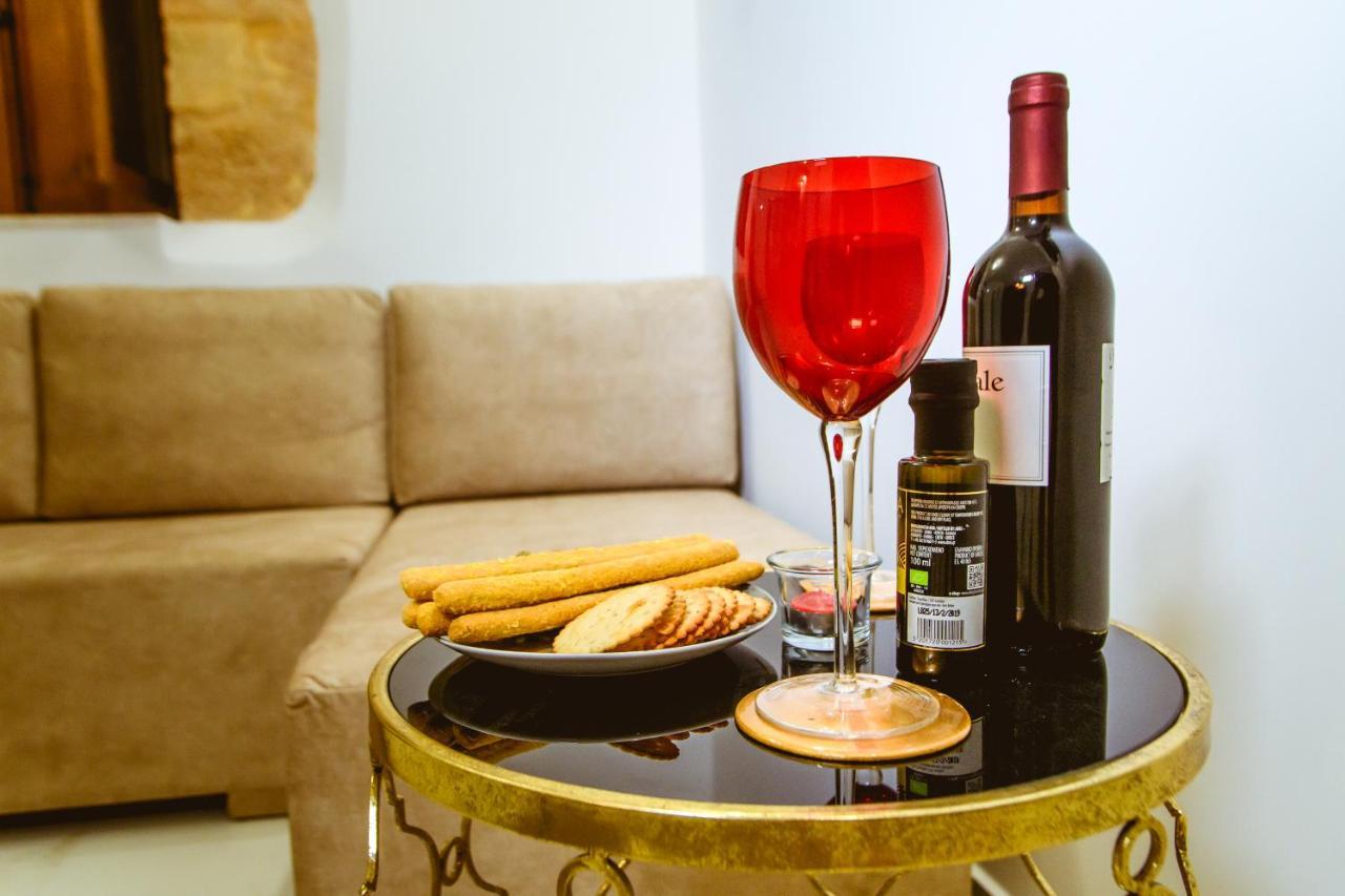 Konmari Boutique Suites Chania  ภายนอก รูปภาพ