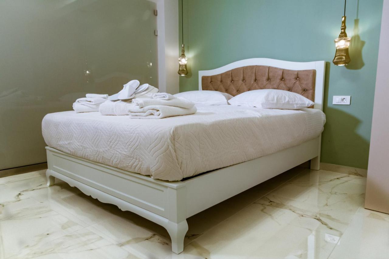 Konmari Boutique Suites Chania  ภายนอก รูปภาพ