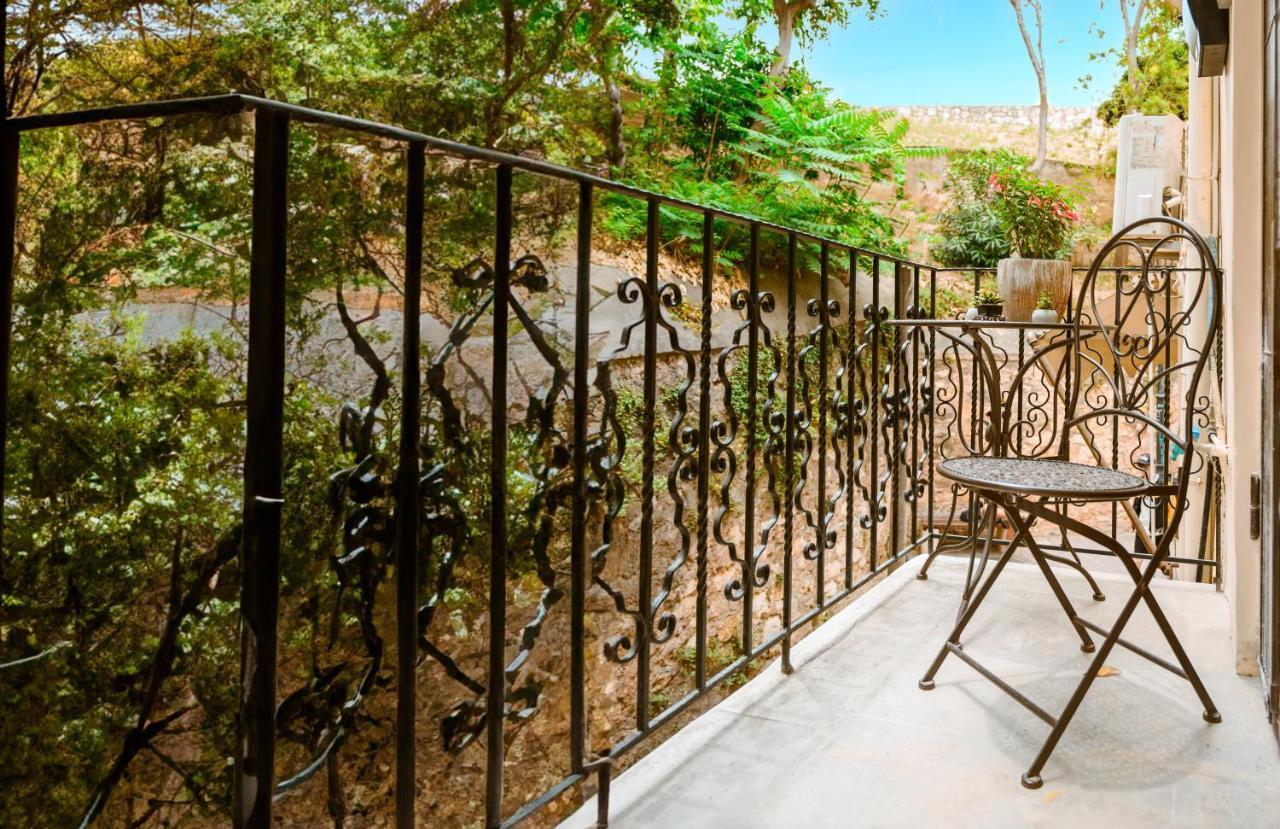 Konmari Boutique Suites Chania  ภายนอก รูปภาพ