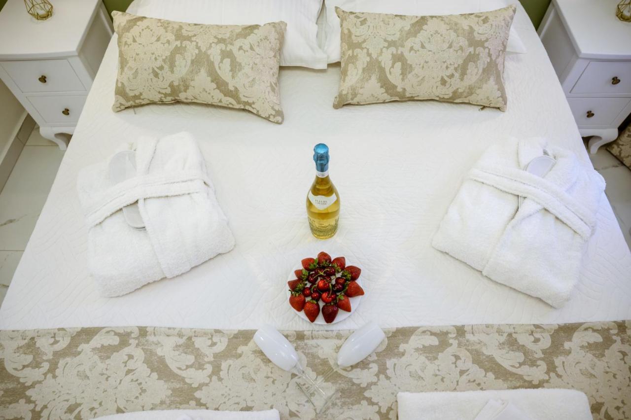 Konmari Boutique Suites Chania  ภายนอก รูปภาพ